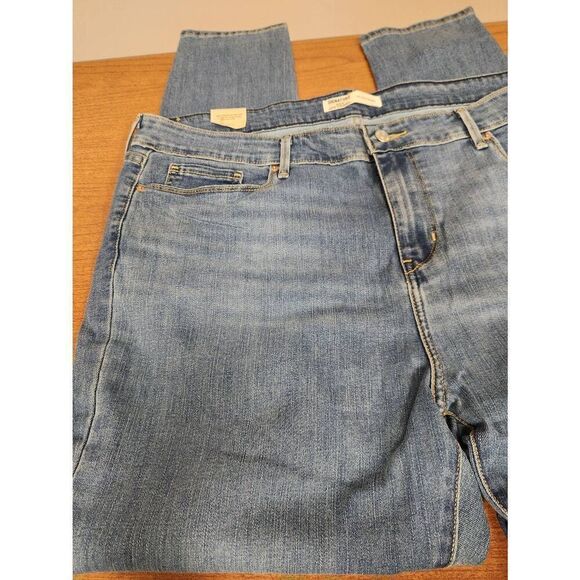 NWT Signature Levi Strauss 20M w35, L30 Midrise skinny - Picture 2 of 9